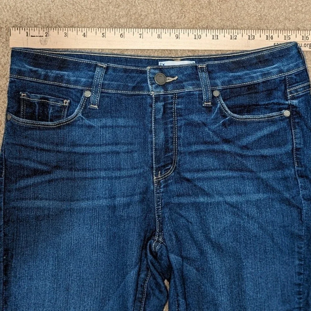 Paige Women's Size 30 Verdugo‎ Crop Jeans